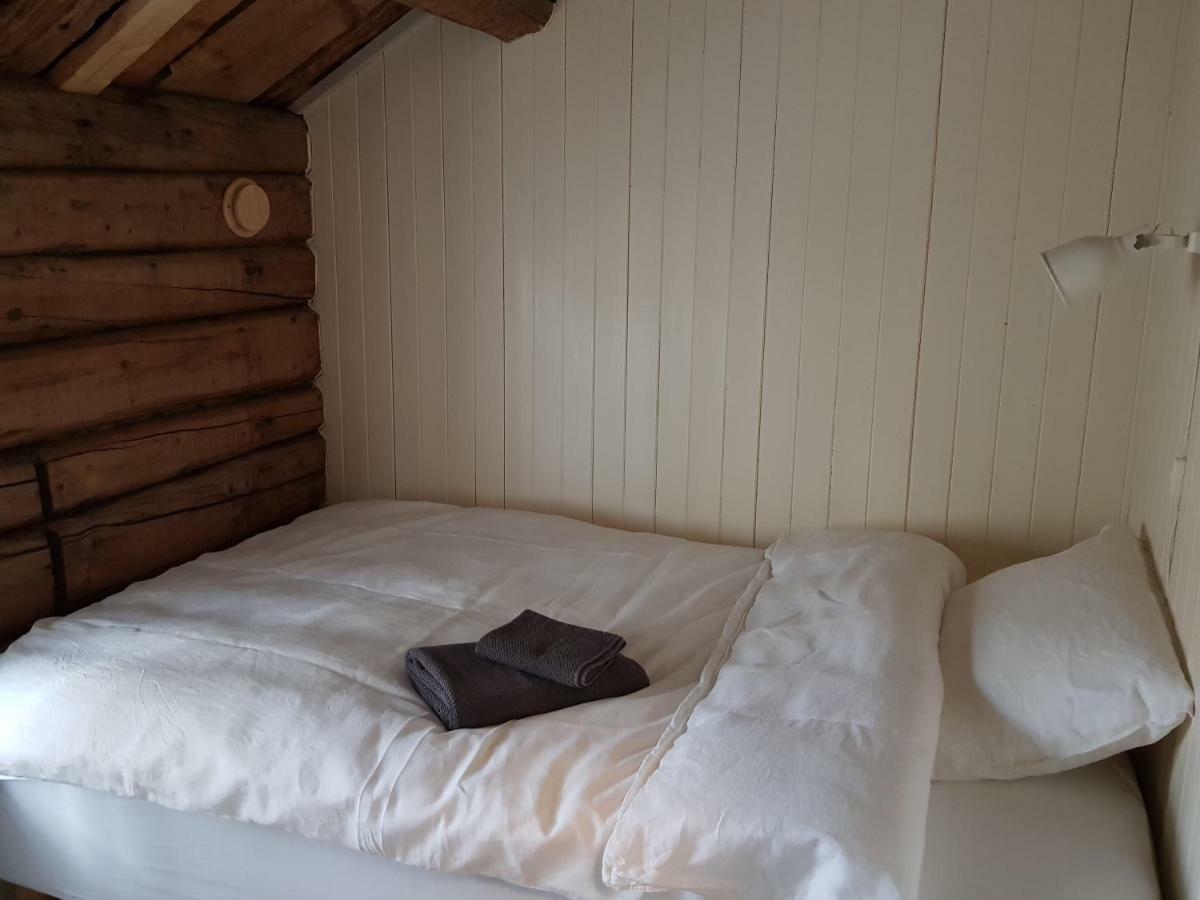Bakarstuo, Utpa Neset Trofors